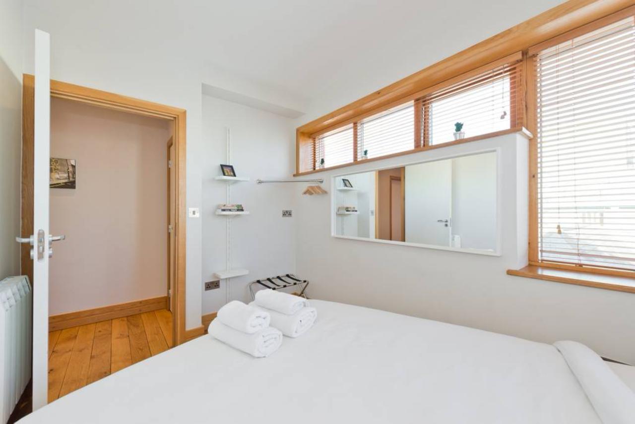 2 Bedroom City Centre Apartment With Patio Sleeps 6 Dublín Exterior foto